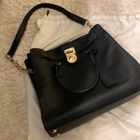 Michael kors purse - Picture 4 of 11